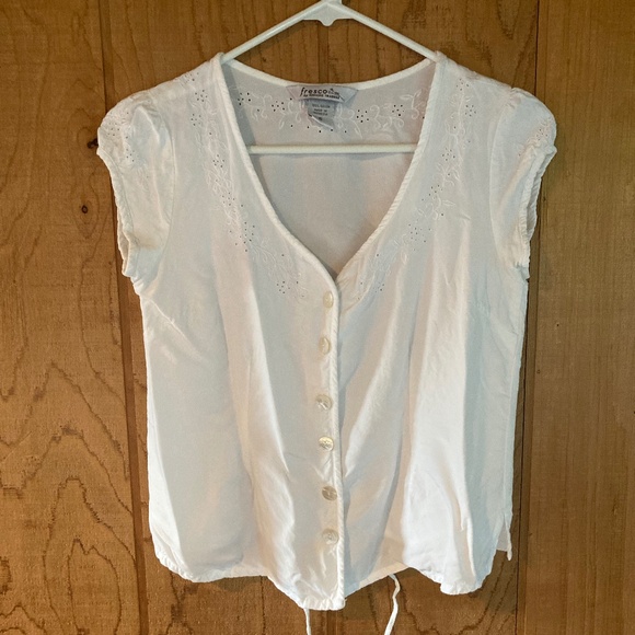 White blouse - Picture 1 of 12